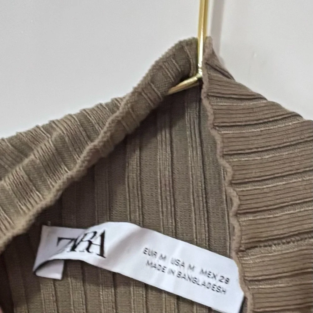 Zara| Taupe Ribbed Turtleneck Bodycon Fitted Long Sleeved Knit Top Sz M - Picture 4 of 6